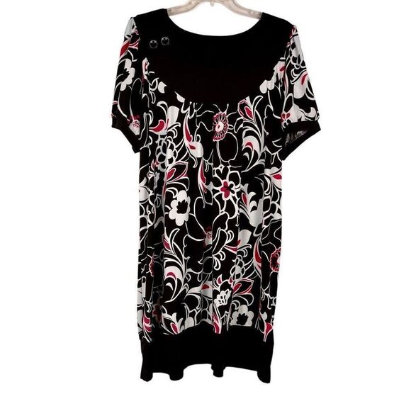 No Brand Dresses & Skirts - Women’s Floral Crewneck With Buttons Mini Dress